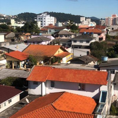 Apartamentos com 76m², 3 quartos, 1 garagem, no bairro Barreiros em São José