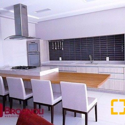 Apartamentos com 115m², 2 quartos, 2 suítes, 2 garagens, no bairro Agronômica em Florianópolis