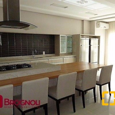 Apartamentos com 115m², 2 quartos, 2 suítes, 2 garagens, no bairro Agronômica em Florianópolis