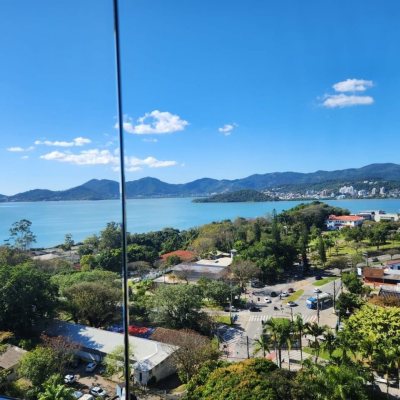 Apartamentos com 115m², 2 quartos, 2 suítes, 2 garagens, no bairro Agronômica em Florianópolis