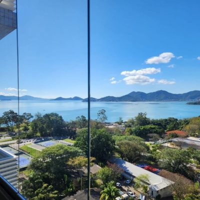 Apartamentos com 115m², 2 quartos, 2 suítes, 2 garagens, no bairro Agronômica em Florianópolis