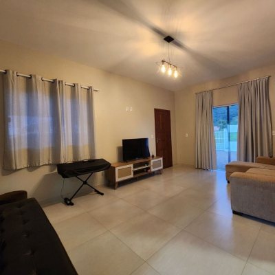Casa em Condomínio com 200m², 3 quartos, 2 garagens, no bairro Praia De Fora em Palhoça