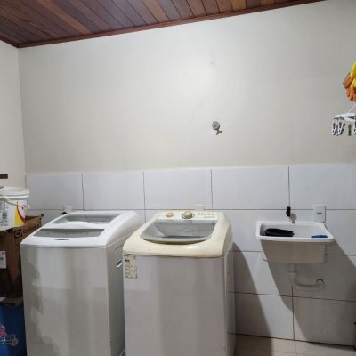 Casa em Condomínio com 200m², 3 quartos, 2 garagens, no bairro Praia De Fora em Palhoça