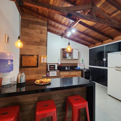 Casa em Condomínio com 200m², 3 quartos, 2 garagens, no bairro Praia De Fora em Palhoça