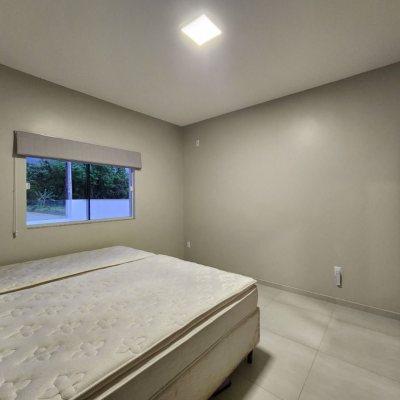 Casa em Condomínio com 200m², 3 quartos, 2 garagens, no bairro Praia De Fora em Palhoça