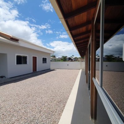 Casa em Condomínio com 200m², 3 quartos, 2 garagens, no bairro Praia De Fora em Palhoça