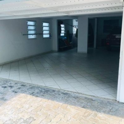 Casa Residencial com 257m², 4 quartos, 2 suítes, 4 garagens, no bairro João Paulo em Florianópolis