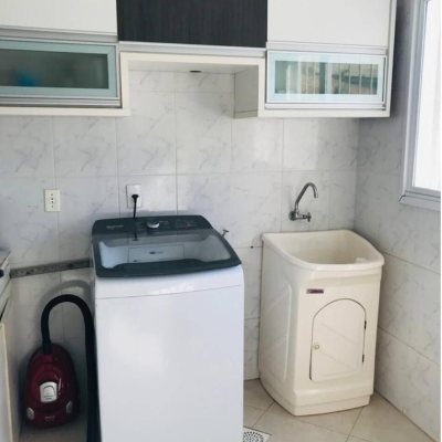 Casa Residencial com 257m², 4 quartos, 2 suítes, 4 garagens, no bairro João Paulo em Florianópolis