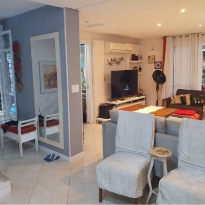 Casa Residencial com 257m², 4 quartos, 2 suítes, 4 garagens, no bairro João Paulo em Florianópolis