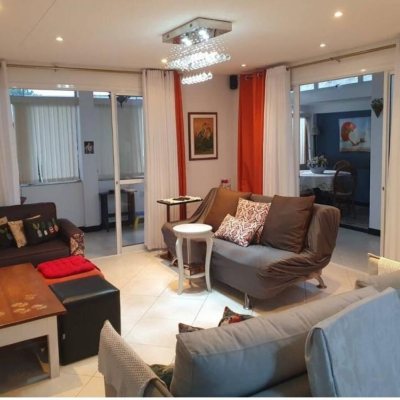 Casa Residencial com 257m², 4 quartos, 2 suítes, 4 garagens, no bairro João Paulo em Florianópolis