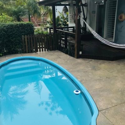 Casa Residencial com 257m², 4 quartos, 2 suítes, 4 garagens, no bairro João Paulo em Florianópolis