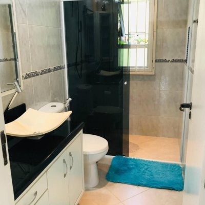 Casa Residencial com 257m², 4 quartos, 2 suítes, 4 garagens, no bairro João Paulo em Florianópolis