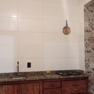 Casa Residencial com 200m², 7 quartos (sendo 2 suítes), 2 garagens, no bairro Carvoeira em Florianópolis