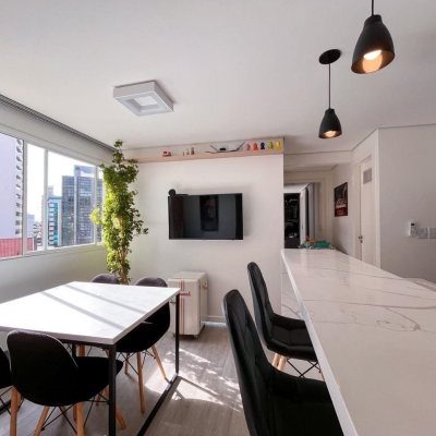 Apartamentos com 61m², 2 quartos, no bairro Centro em Florianópolis