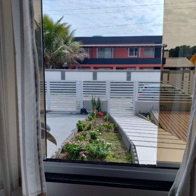 Casa em Condomínio com 370m², 3 quartos, 1 suíte, 2 garagens, no bairro Canasvieiras em Florianópolis