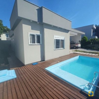 Casa em Condomínio com 370m², 3 quartos, 1 suíte, 2 garagens, no bairro Canasvieiras em Florianópolis