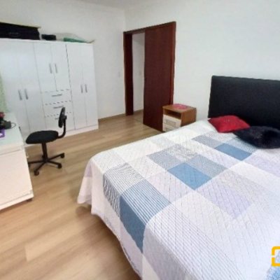 Casa em Condomínio com 370m², 3 quartos, 1 suíte, 2 garagens, no bairro Canasvieiras em Florianópolis