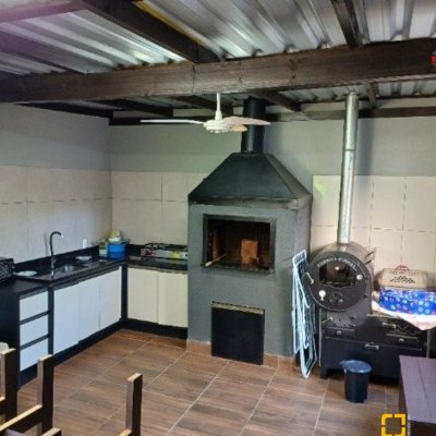 Casa em Condomínio com 370m², 3 quartos, 1 suíte, 2 garagens, no bairro Canasvieiras em Florianópolis