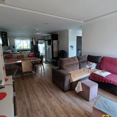 Casa em Condomínio com 370m², 3 quartos, 1 suíte, 2 garagens, no bairro Canasvieiras em Florianópolis