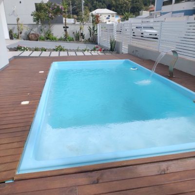 Casa em Condomínio com 370m², 3 quartos, 1 suíte, 2 garagens, no bairro Canasvieiras em Florianópolis