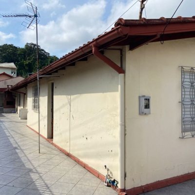 Casa Residencial com 90m², 4 quartos, no bairro Saco Dos Limões em Florianópolis