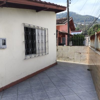 Casa Residencial com 90m², 4 quartos, no bairro Saco Dos Limões em Florianópolis