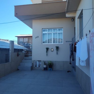 Casa Residencial com 103m², 2 quartos, 1 suíte, no bairro Centro em Florianópolis