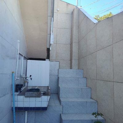 Casa Residencial com 103m², 2 quartos, 1 suíte, no bairro Centro em Florianópolis