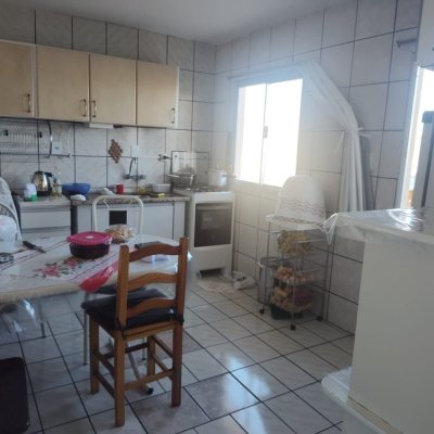 Casa Residencial com 103m², 2 quartos, 1 suíte, no bairro Centro em Florianópolis