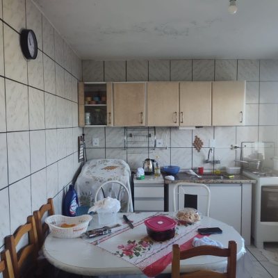 Casa Residencial com 103m², 2 quartos, 1 suíte, no bairro Centro em Florianópolis