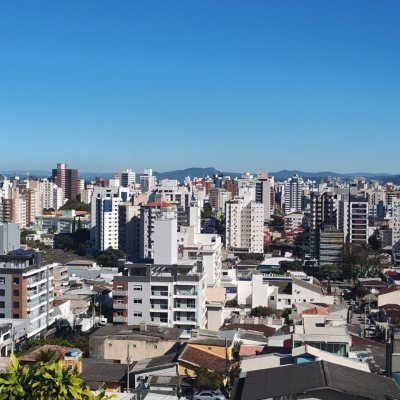 Casa Residencial com 103m², 2 quartos, 1 suíte, no bairro Centro em Florianópolis