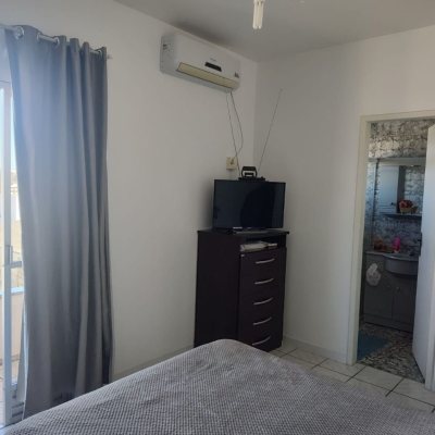 Casa Residencial com 103m², 2 quartos, 1 suíte, no bairro Centro em Florianópolis