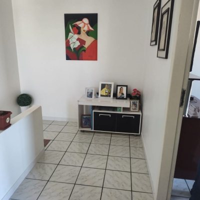 Casa Residencial com 103m², 2 quartos, 1 suíte, no bairro Centro em Florianópolis