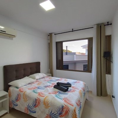 Apartamentos com 62m², 1 quarto, 1 garagem, no bairro Ponta Das Canas em Florianópolis