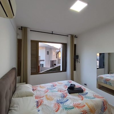 Apartamentos com 62m², 1 quarto, 1 garagem, no bairro Ponta Das Canas em Florianópolis