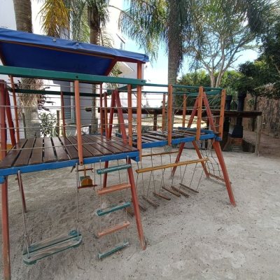 Apartamentos com 62m², 1 quarto, 1 garagem, no bairro Ponta Das Canas em Florianópolis