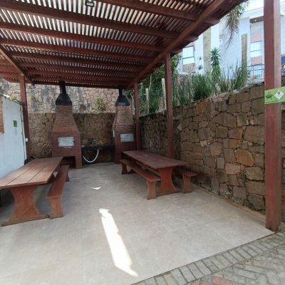 Apartamentos com 62m², 1 quarto, 1 garagem, no bairro Ponta Das Canas em Florianópolis