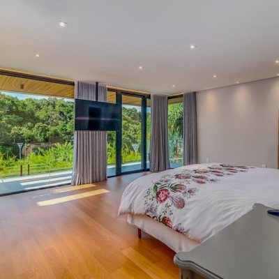 Casa Residencial com 564m², 4 quartos, 4 suítes, 4 garagens, no bairro Jurerê Internacional em Florianópolis