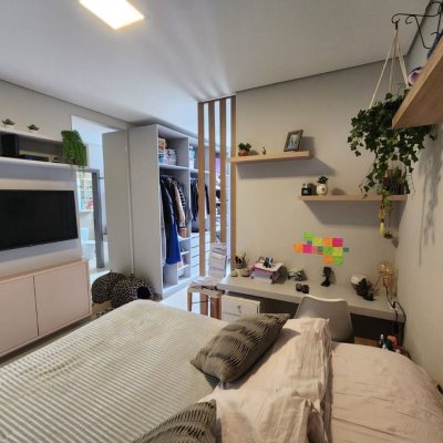 Casa Residencial com 178m², 3 quartos, 3 suítes, 2 garagens, no bairro Córrego Grande em Florianópolis