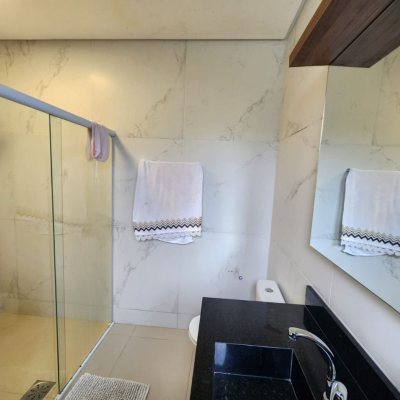 Casa Residencial com 178m², 3 quartos, 3 suítes, 2 garagens, no bairro Córrego Grande em Florianópolis