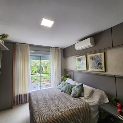 Casa Residencial com 178m², 3 quartos, 3 suítes, 2 garagens, no bairro Córrego Grande em Florianópolis