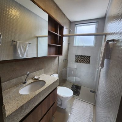 Casa Residencial com 178m², 3 quartos, 3 suítes, 2 garagens, no bairro Córrego Grande em Florianópolis