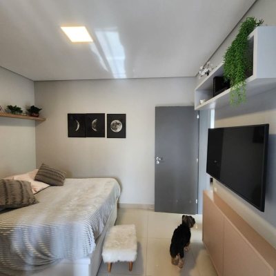 Casa Residencial com 178m², 3 quartos, 3 suítes, 2 garagens, no bairro Córrego Grande em Florianópolis