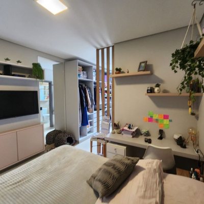 Casa Residencial com 178m², 3 quartos, 3 suítes, 2 garagens, no bairro Córrego Grande em Florianópolis