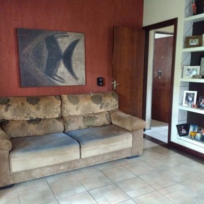 Casa Residencial com 160m², 3 quartos, 1 suíte, 2 garagens, no bairro Rio Tavares em Florianópolis