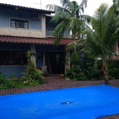 Casa Residencial com 160m², 3 quartos, 1 suíte, 2 garagens, no bairro Rio Tavares em Florianópolis