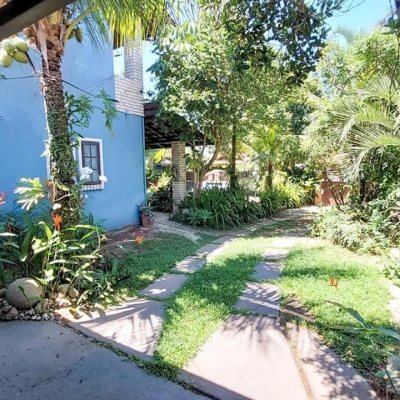Casa Residencial com 160m², 3 quartos (sendo 1 suíte), 2 garagens, no bairro Rio Tavares em Florianópolis