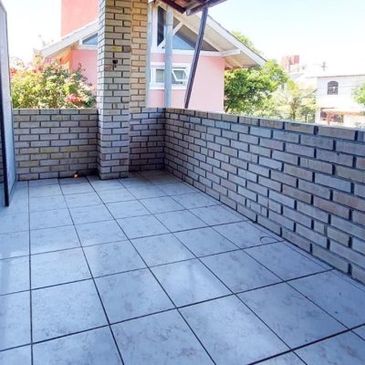 Casa Residencial com 160m², 3 quartos (sendo 1 suíte), 2 garagens, no bairro Rio Tavares em Florianópolis