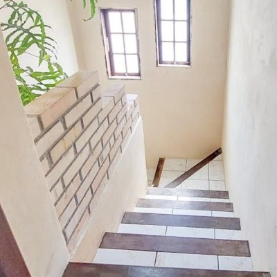 Casa Residencial com 160m², 3 quartos (sendo 1 suíte), 2 garagens, no bairro Rio Tavares em Florianópolis