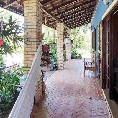 Casa Residencial com 160m², 3 quartos (sendo 1 suíte), 2 garagens, no bairro Rio Tavares em Florianópolis